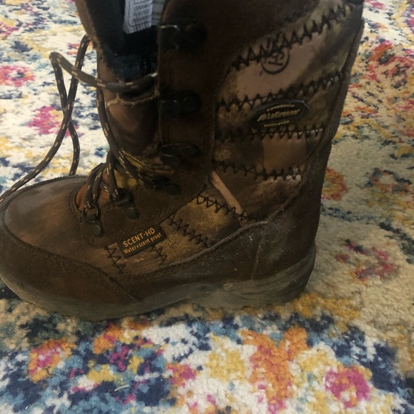 Boys Lacrosse 800gm camo insulated boots Youth size 1 - Picture 2 of 5